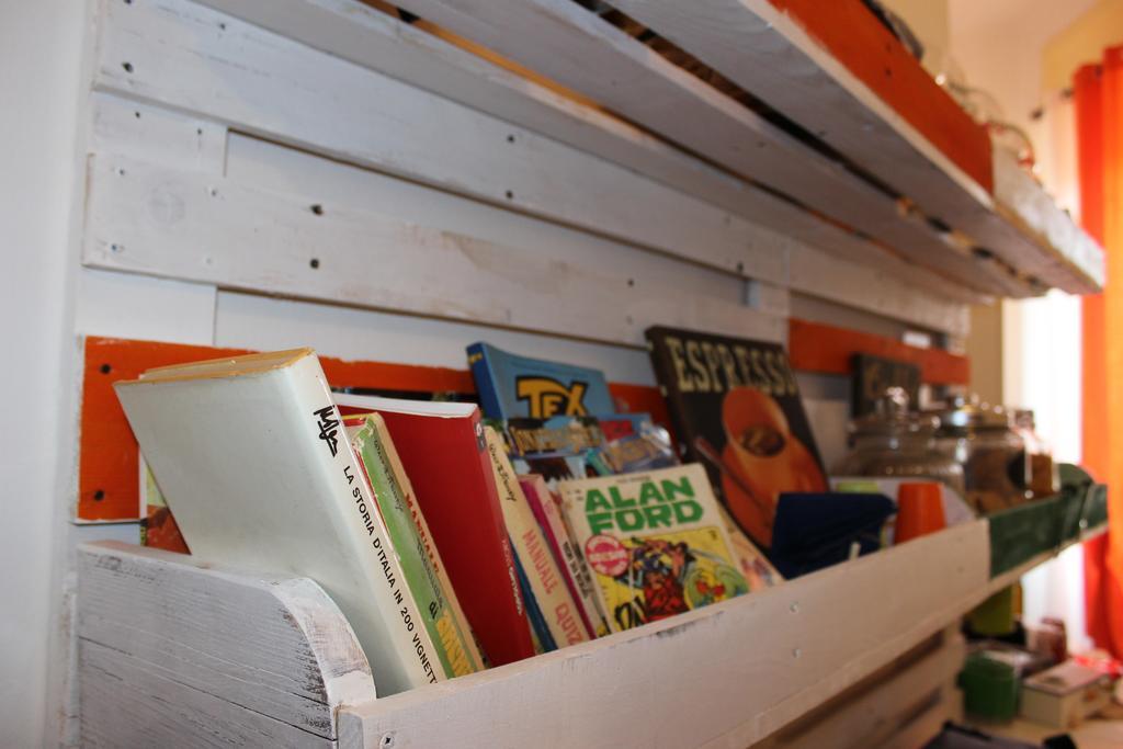Bed and Breakfast Bed 'N Books Сассари Экстерьер фото